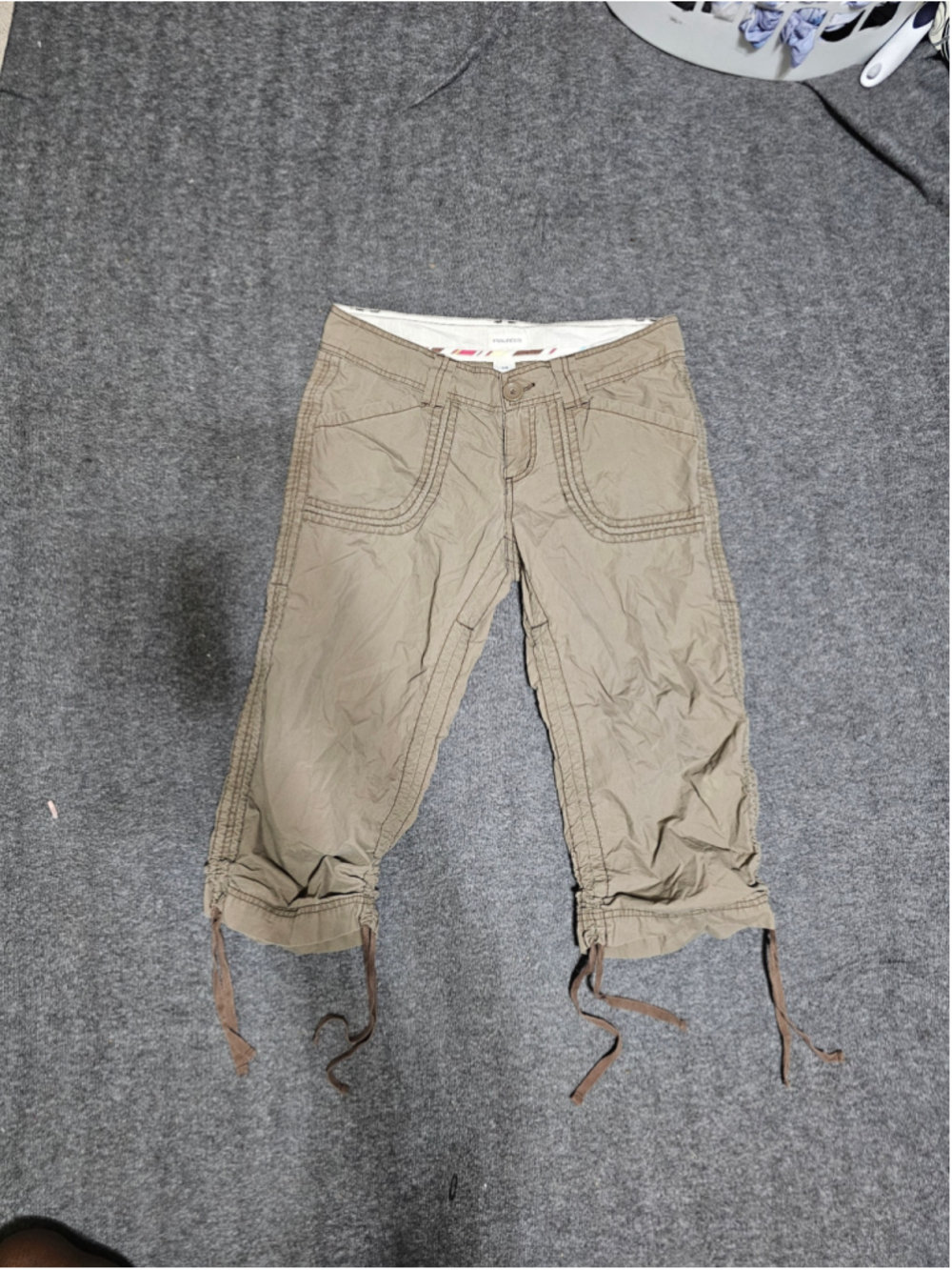 Vintage Y2K Maurices Tan Cargo Capri Pants Ties Size 3/4
